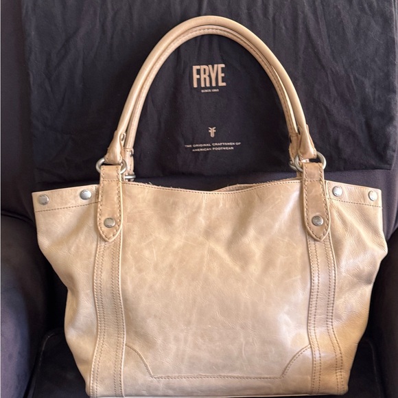 Frye Melissa Shoulder Leather Bag Sand like new - Picture 3 of 5